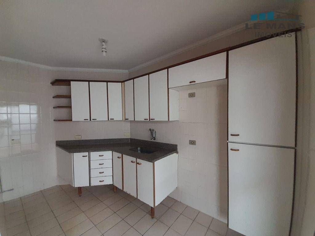 Apartamento à venda com 3 quartos, 196m² - Foto 11