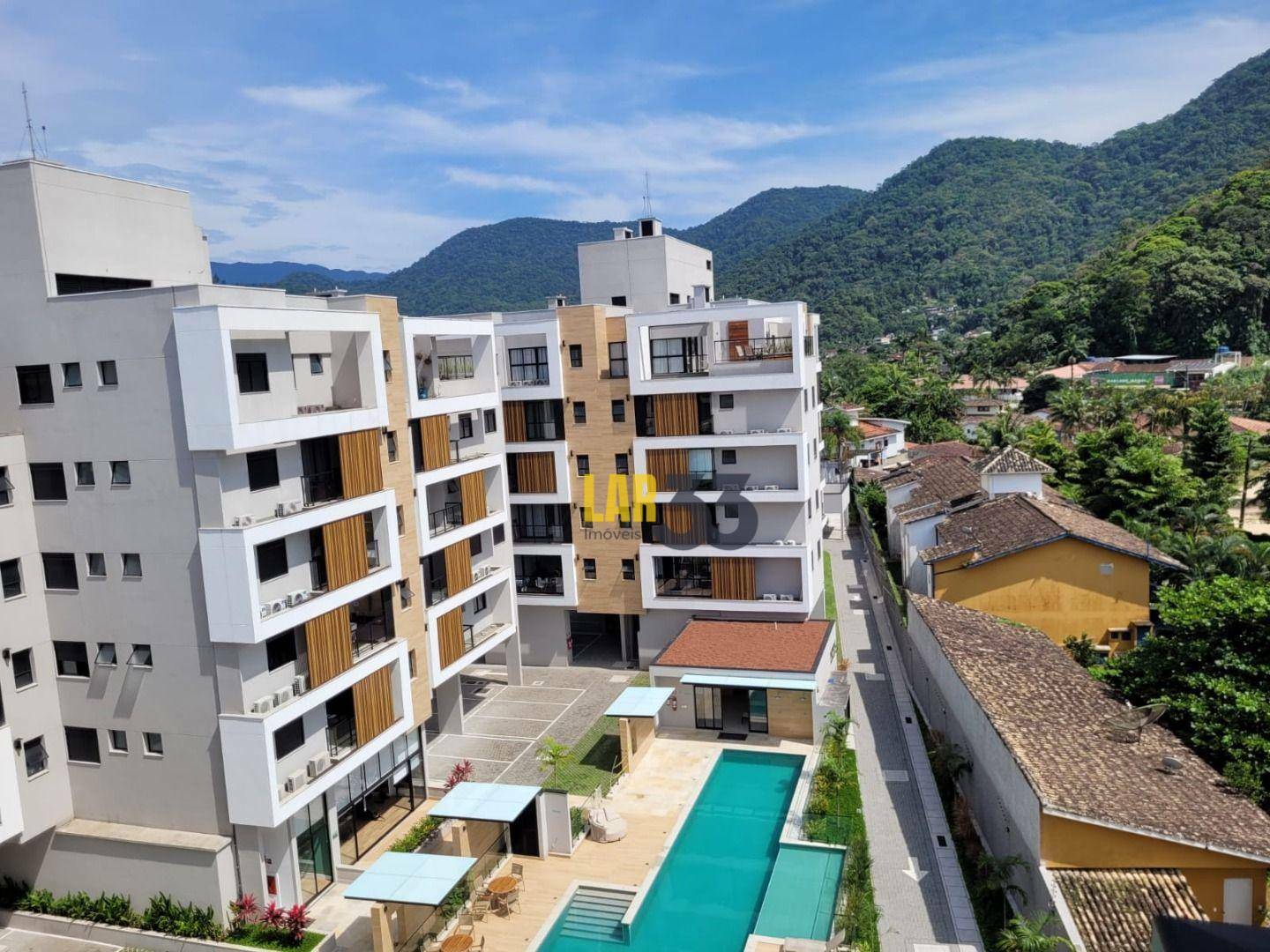 Cobertura, 3 quartos, 196 m² - Foto 2