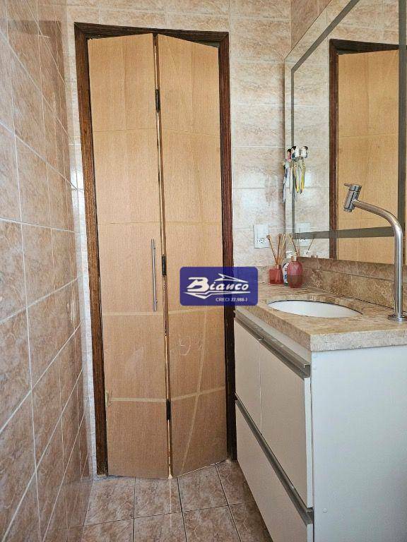 Apartamento à venda com 2 quartos, 62m² - Foto 12