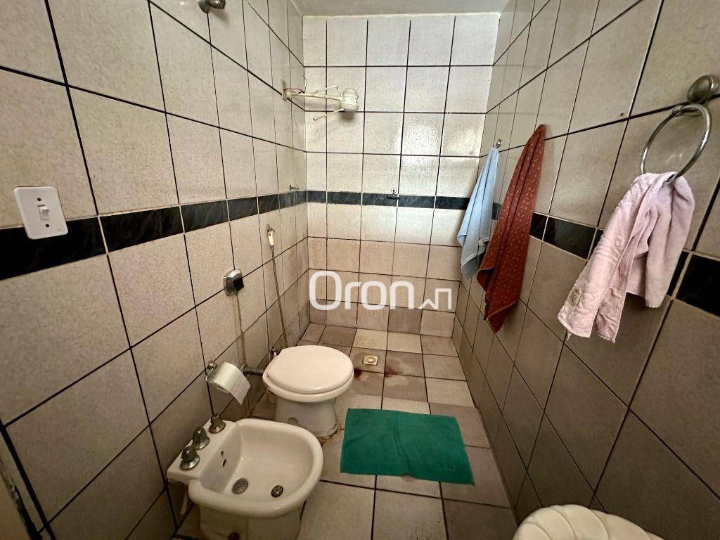 Casa à venda com 3 quartos, 214m² - Foto 14