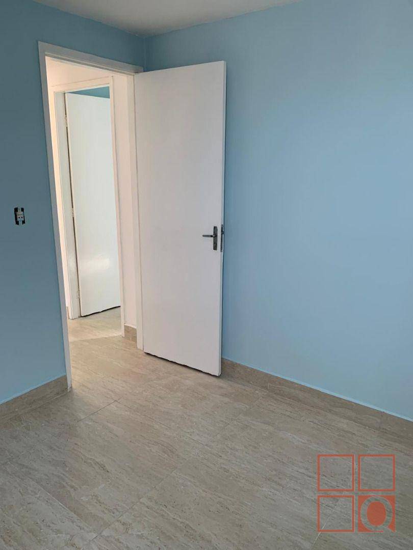 Apartamento à venda com 3 quartos, 72m² - Foto 2