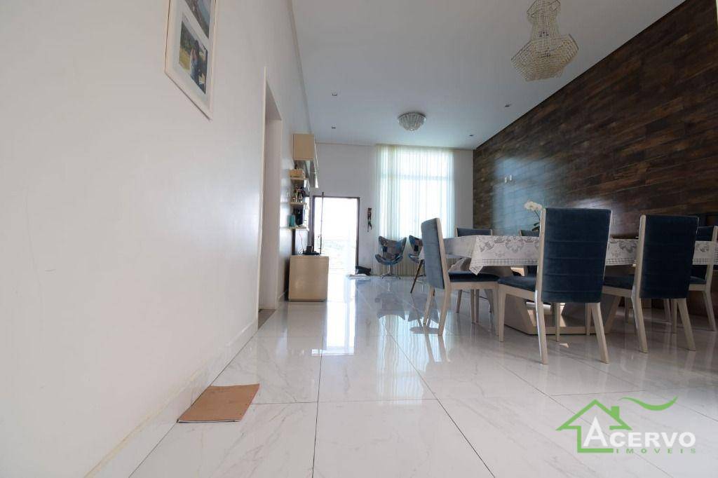 Casa à venda com 3 quartos, 216m² - Foto 12