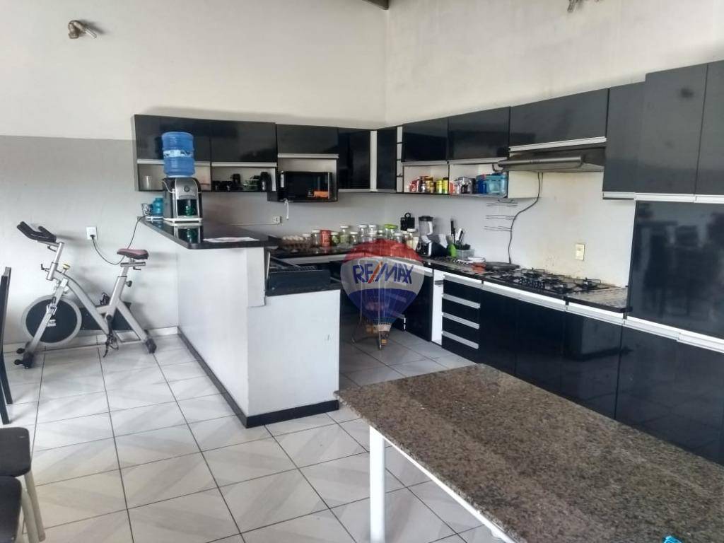 Casa de Condomínio à venda com 3 quartos, 220m² - Foto 12