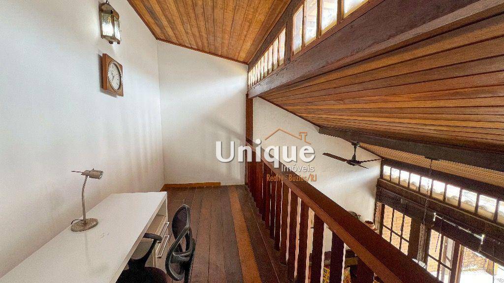 Casa de Condomínio à venda com 5 quartos, 234m² - Foto 18