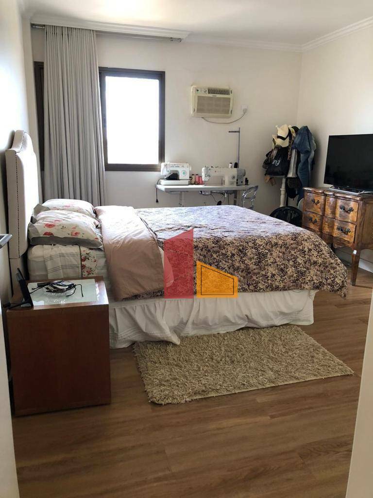 Apartamento à venda com 4 quartos, 211m² - Foto 12