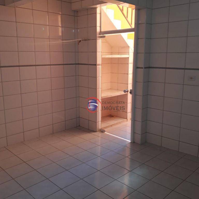 Sobrado à venda com 3 quartos, 272m² - Foto 35