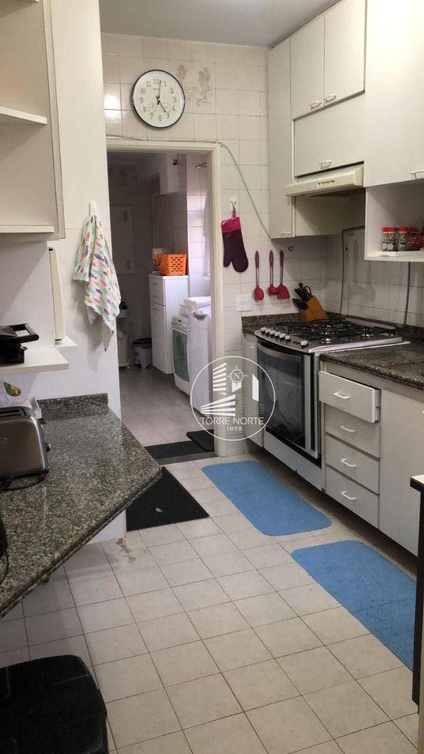 Apartamento à venda com 3 quartos, 140m² - Foto 17