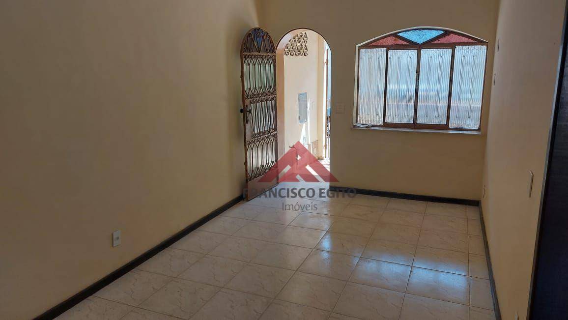 Casa à venda com 3 quartos, 250m² - Foto 4