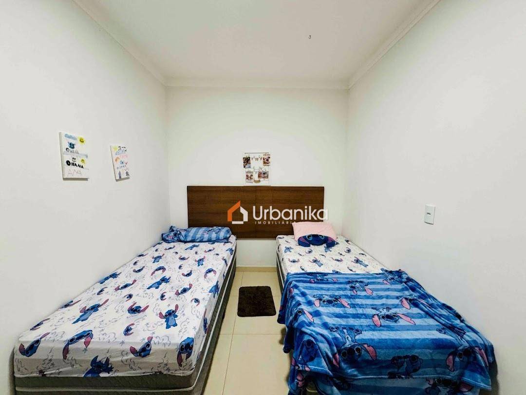 Casa, 3 quartos, 223 m² - Foto 2