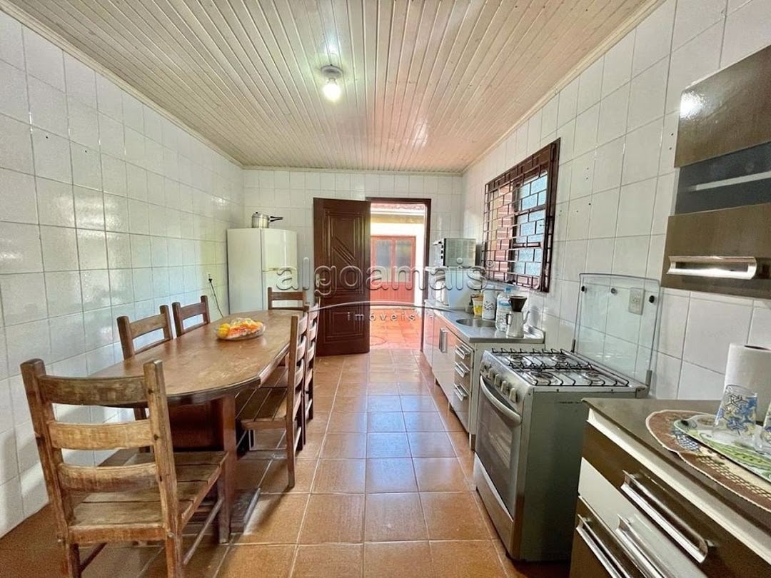 Casa à venda com 2 quartos, 130m² - Foto 9