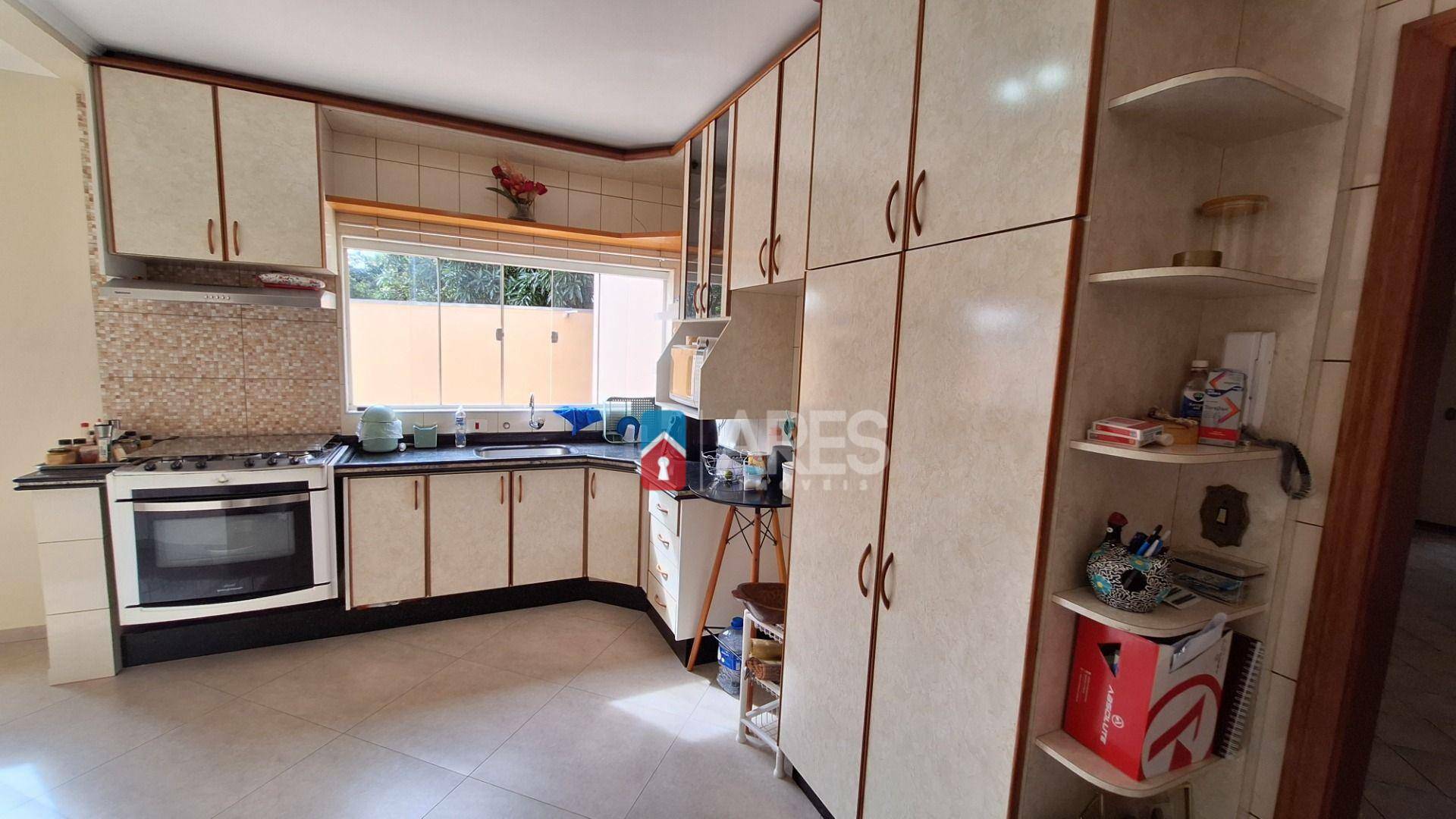 Casa à venda com 3 quartos, 600m² - Foto 17