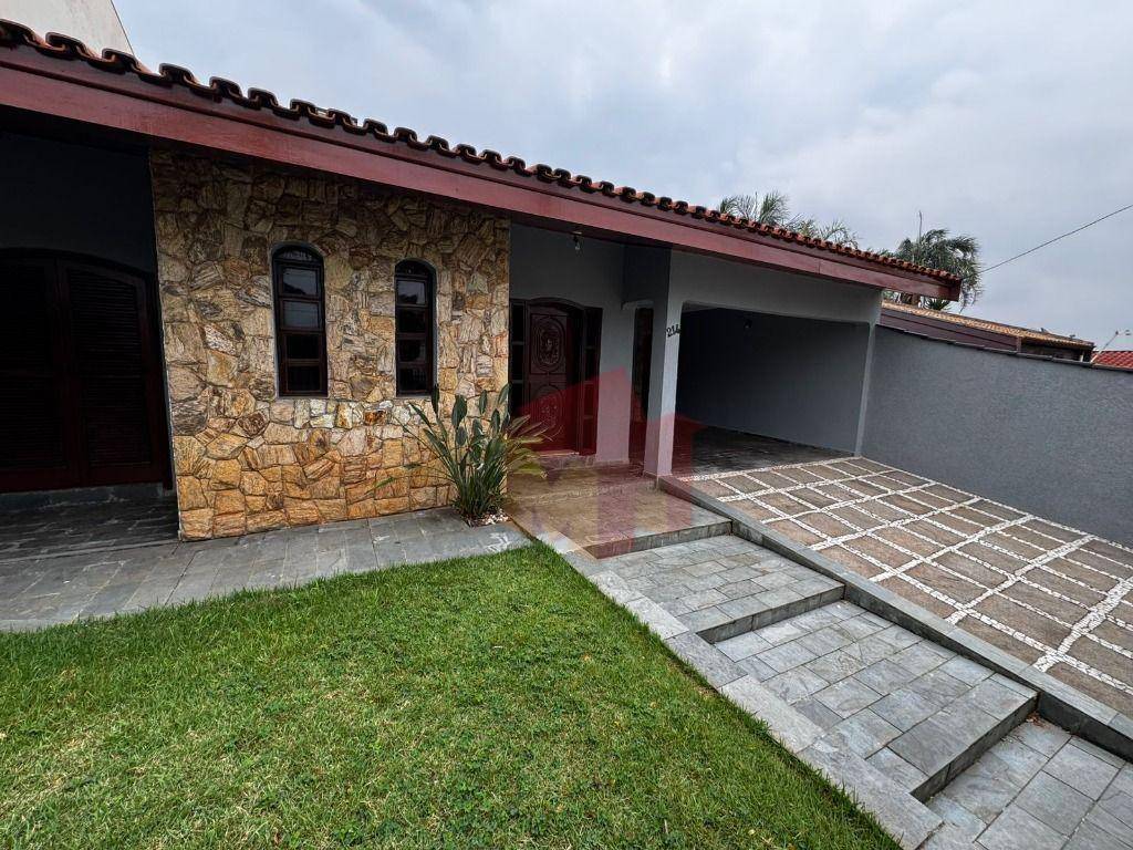 Casa, 4 quartos, 263 m² - Foto 2