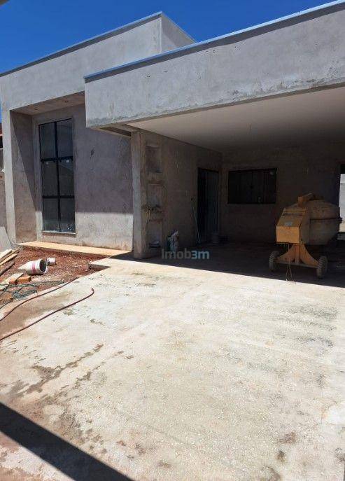 Casa à venda com 3 quartos, 118m² - Foto 3