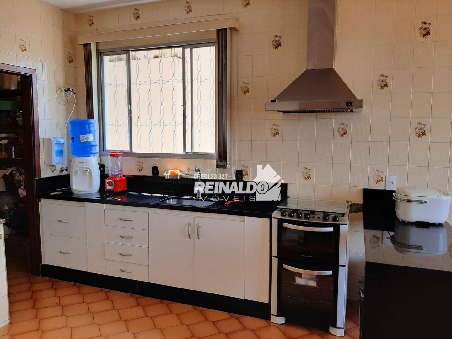 Casa à venda com 4 quartos, 408m² - Foto 4