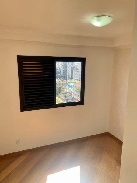 Apartamento à venda com 3 quartos, 87m² - Foto 4