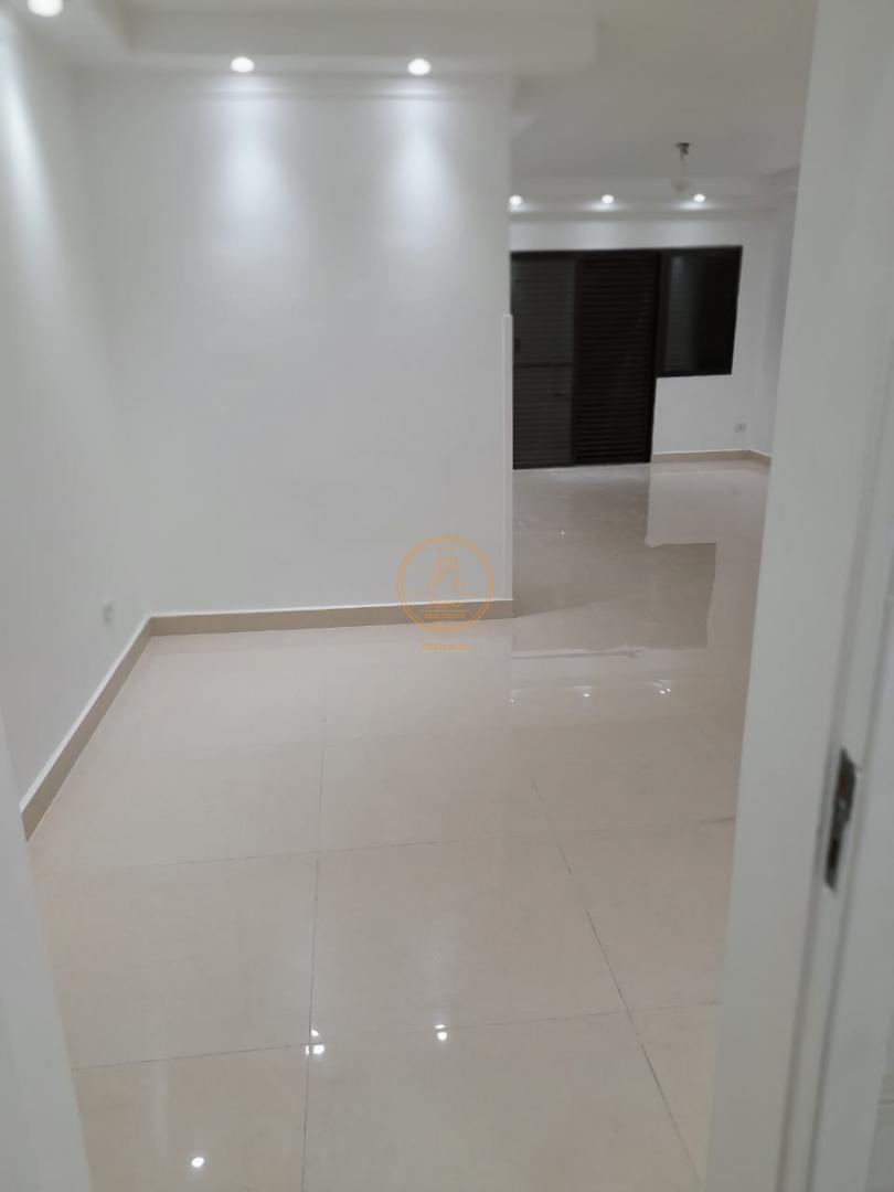 Apartamento à venda com 3 quartos, 133m² - Foto 3