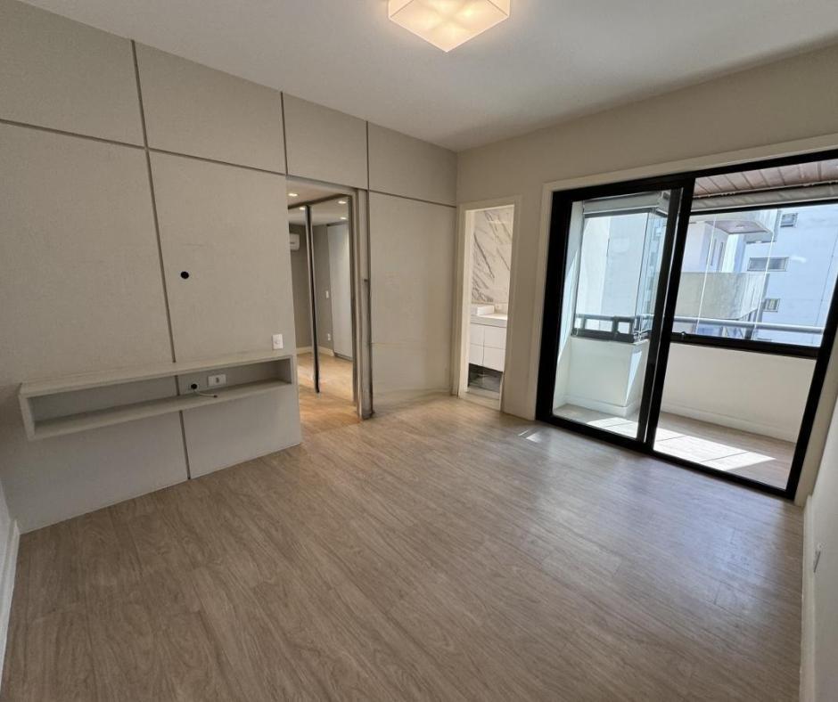 Apartamento à venda com 4 quartos, 226m² - Foto 10