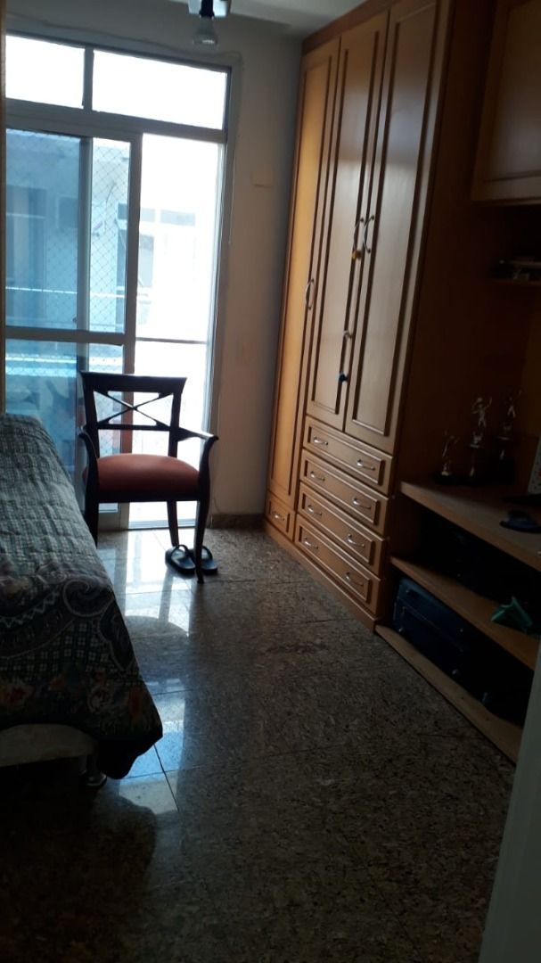 Apartamento à venda com 3 quartos, 182m² - Foto 9