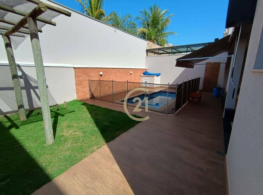 Casa de Condomínio à venda com 4 quartos, 272m² - Foto 3