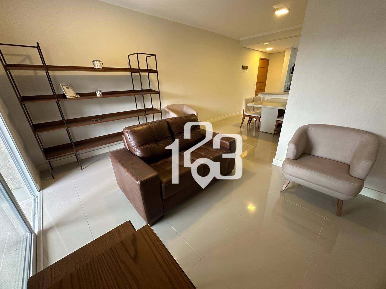 Apartamento para alugar com 2 quartos, 84m² - Foto 12