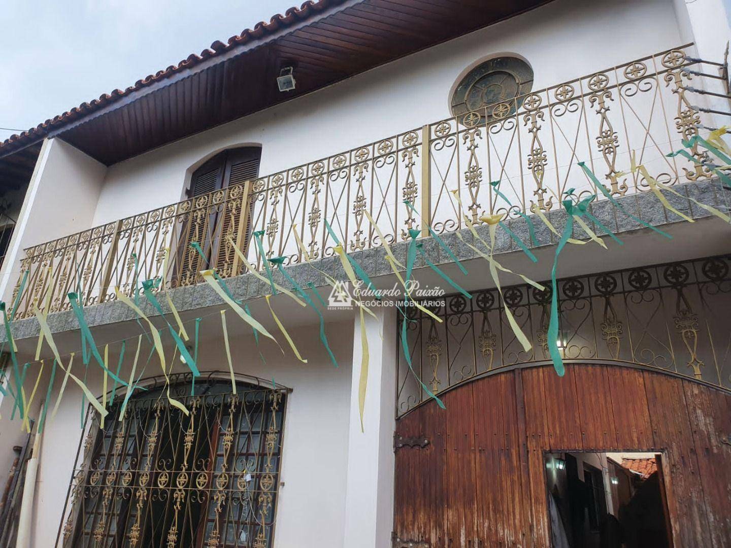 Sobrado à venda com 4 quartos, 190m² - Foto 1