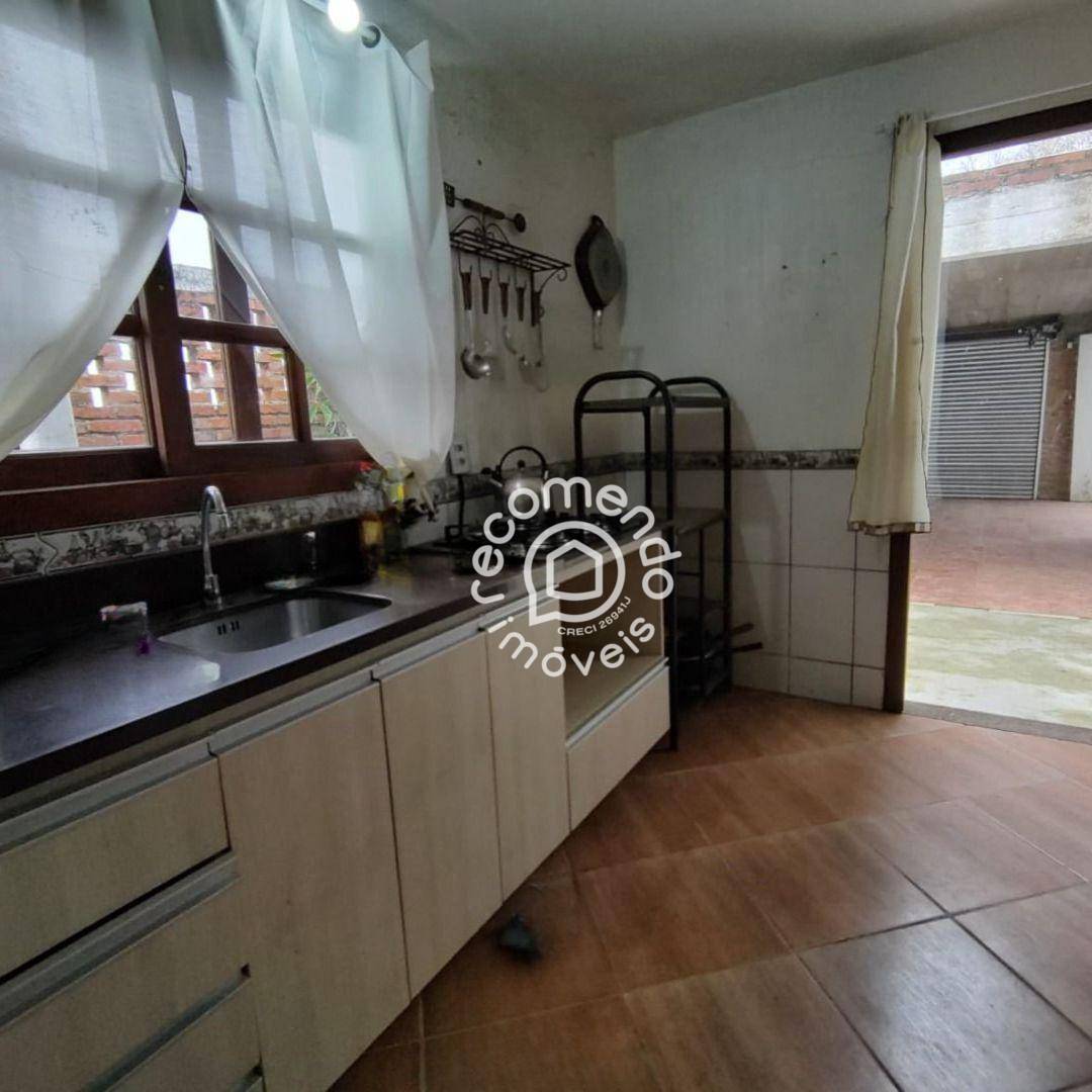 Casa à venda com 3 quartos, 274m² - Foto 10