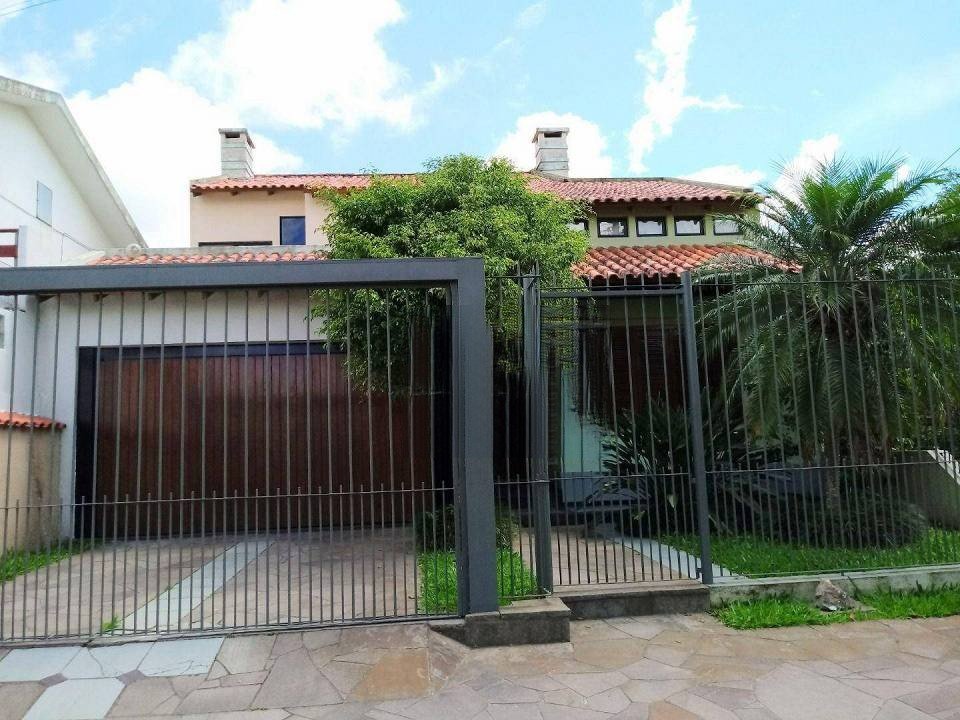 Casa à venda com 4 quartos, 300m² - Foto 1