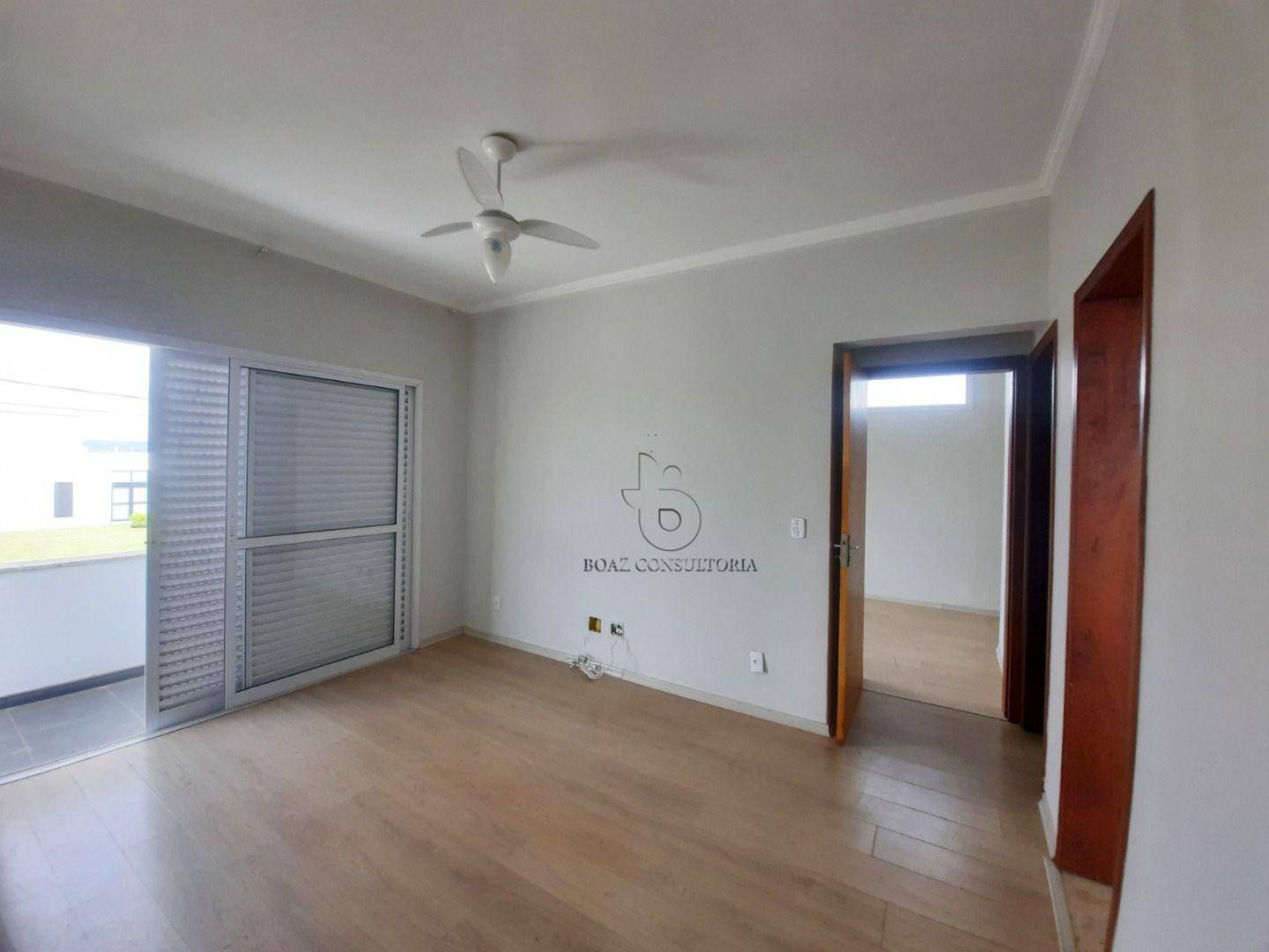 Casa de Condomínio à venda com 4 quartos, 331m² - Foto 4