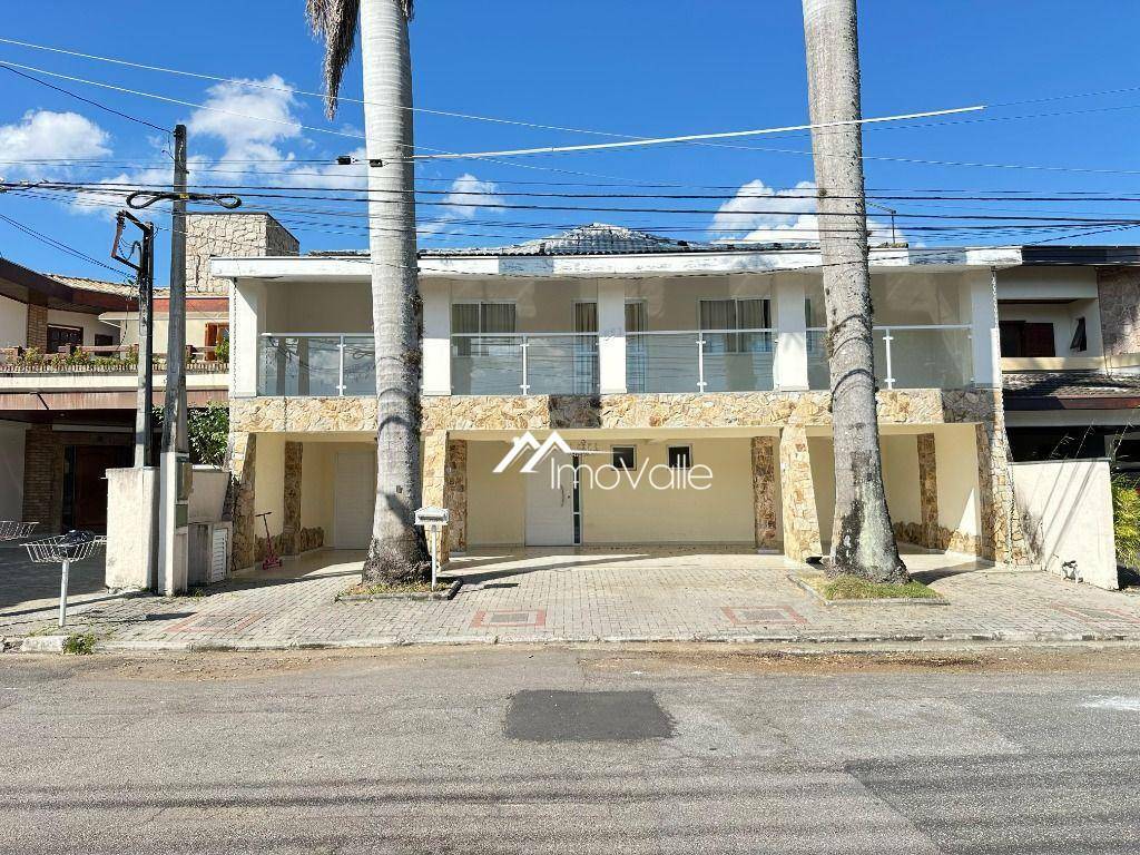 Casa de Condomínio à venda com 3 quartos, 320m² - Foto 1