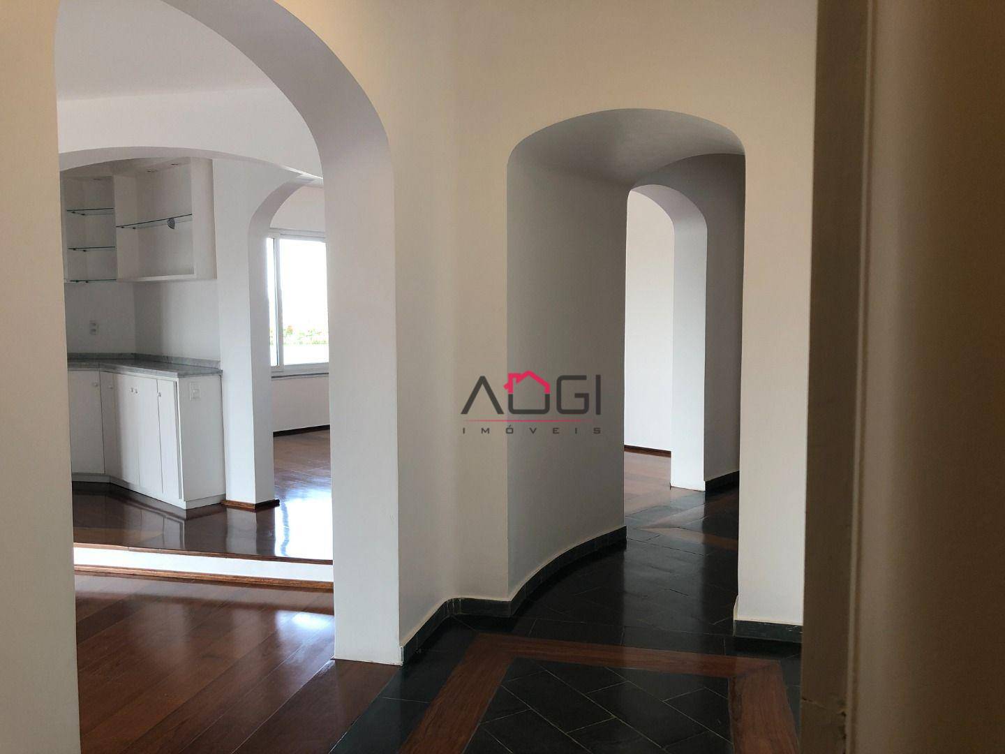 Apartamento à venda com 3 quartos, 210m² - Foto 4