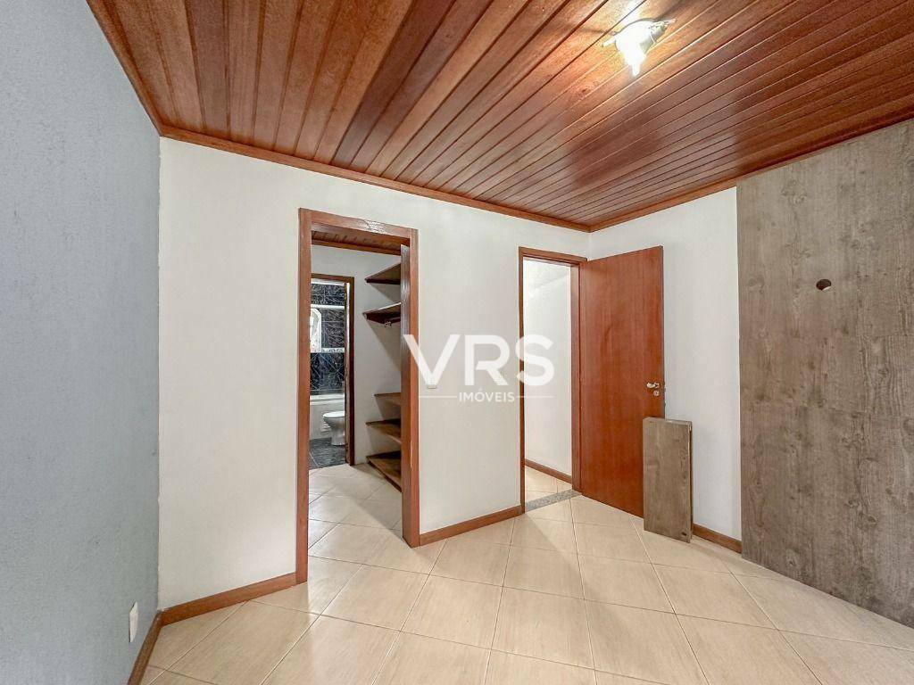 Casa à venda com 3 quartos, 182m² - Foto 13