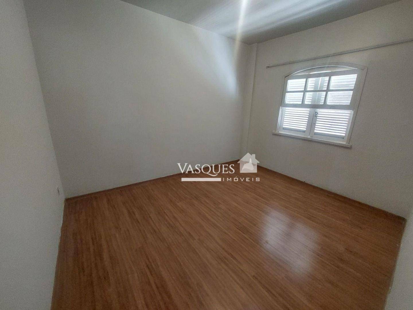 Apartamento para alugar com 2 quartos, 65m² - Foto 4