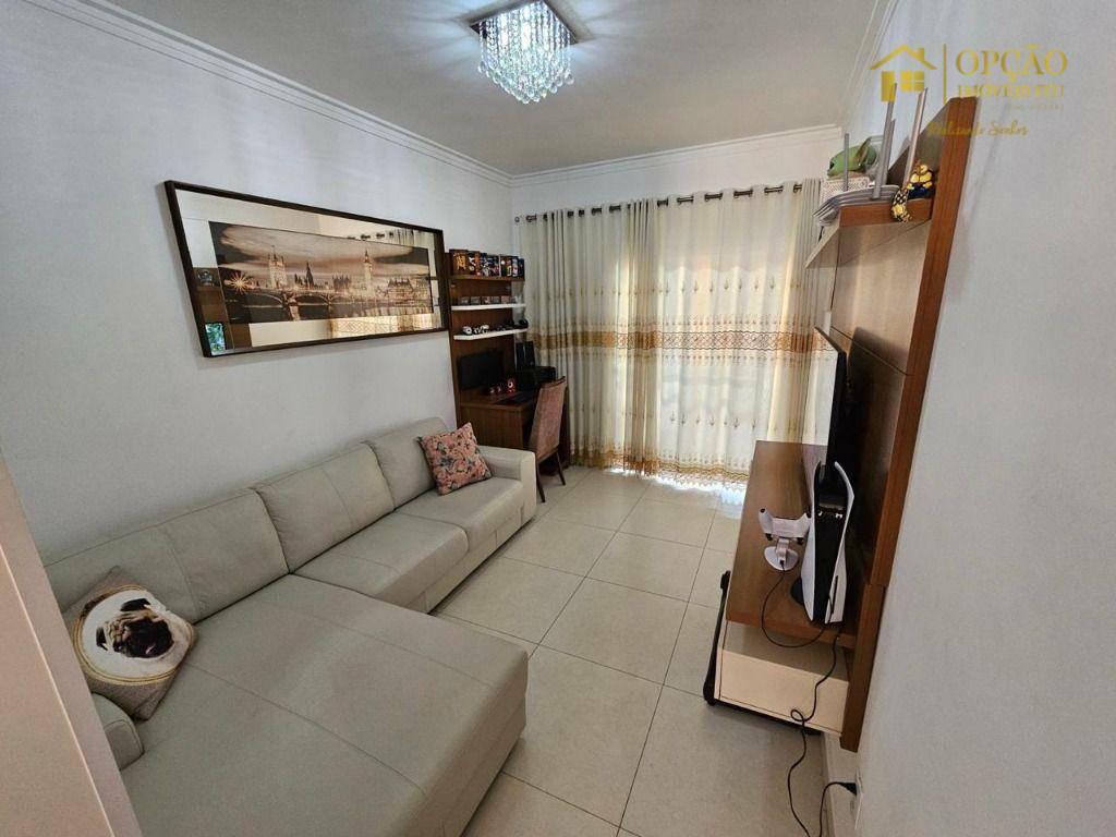 Casa à venda com 2 quartos, 60m² - Foto 4