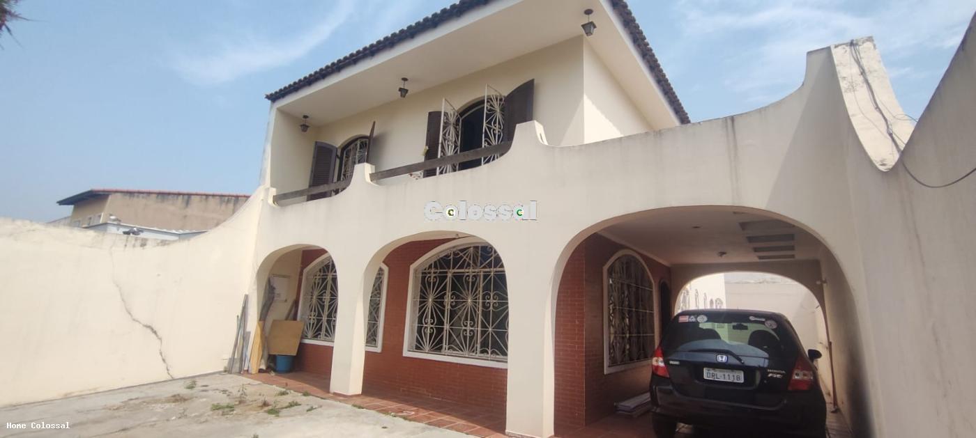 Casa à venda com 4 quartos, 400m² - Foto 1