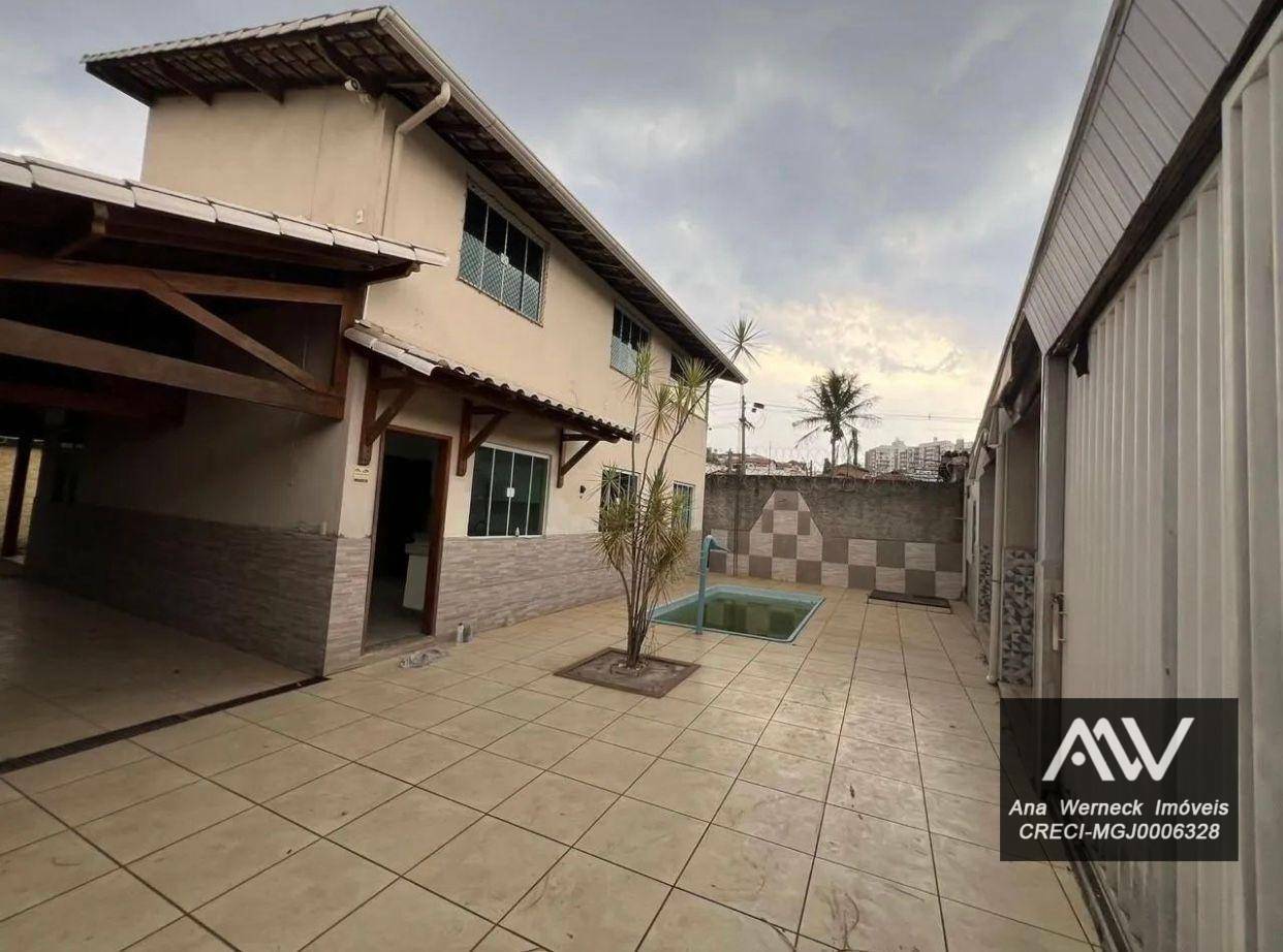 Casa à venda com 4 quartos, 400m² - Foto 1