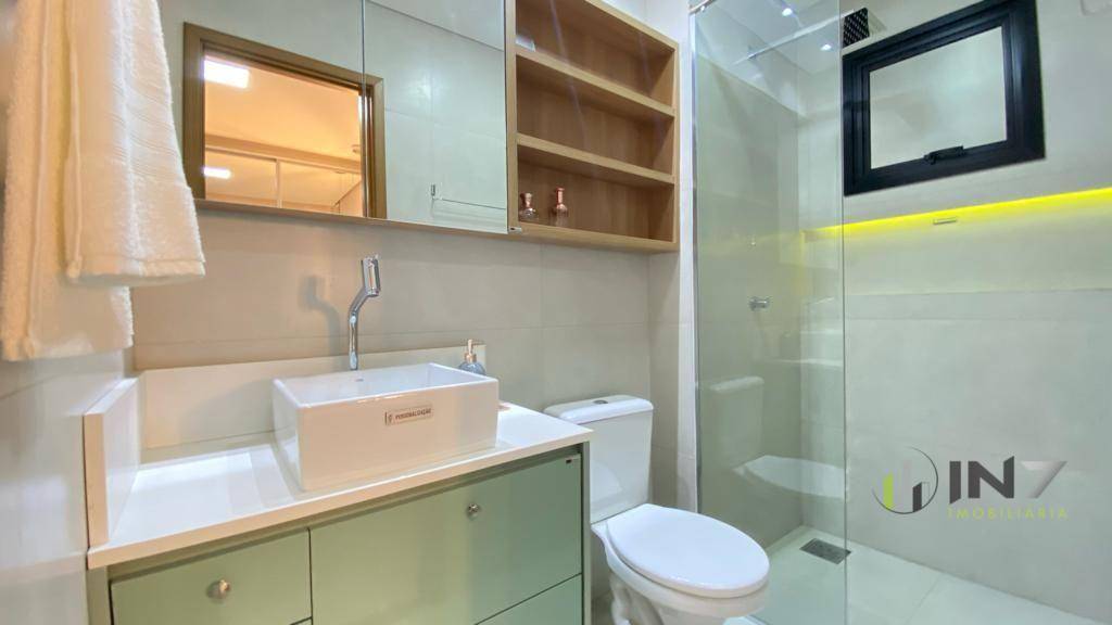 Apartamento à venda com 2 quartos, 70m² - Foto 19