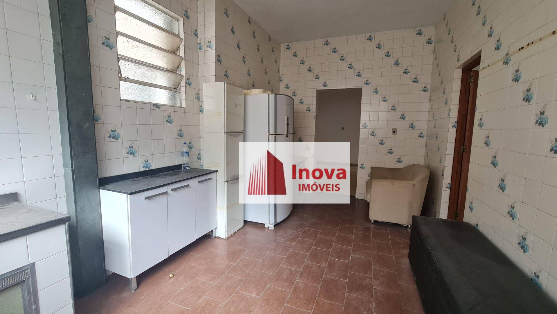 Casa à venda com 6 quartos, 300m² - Foto 17