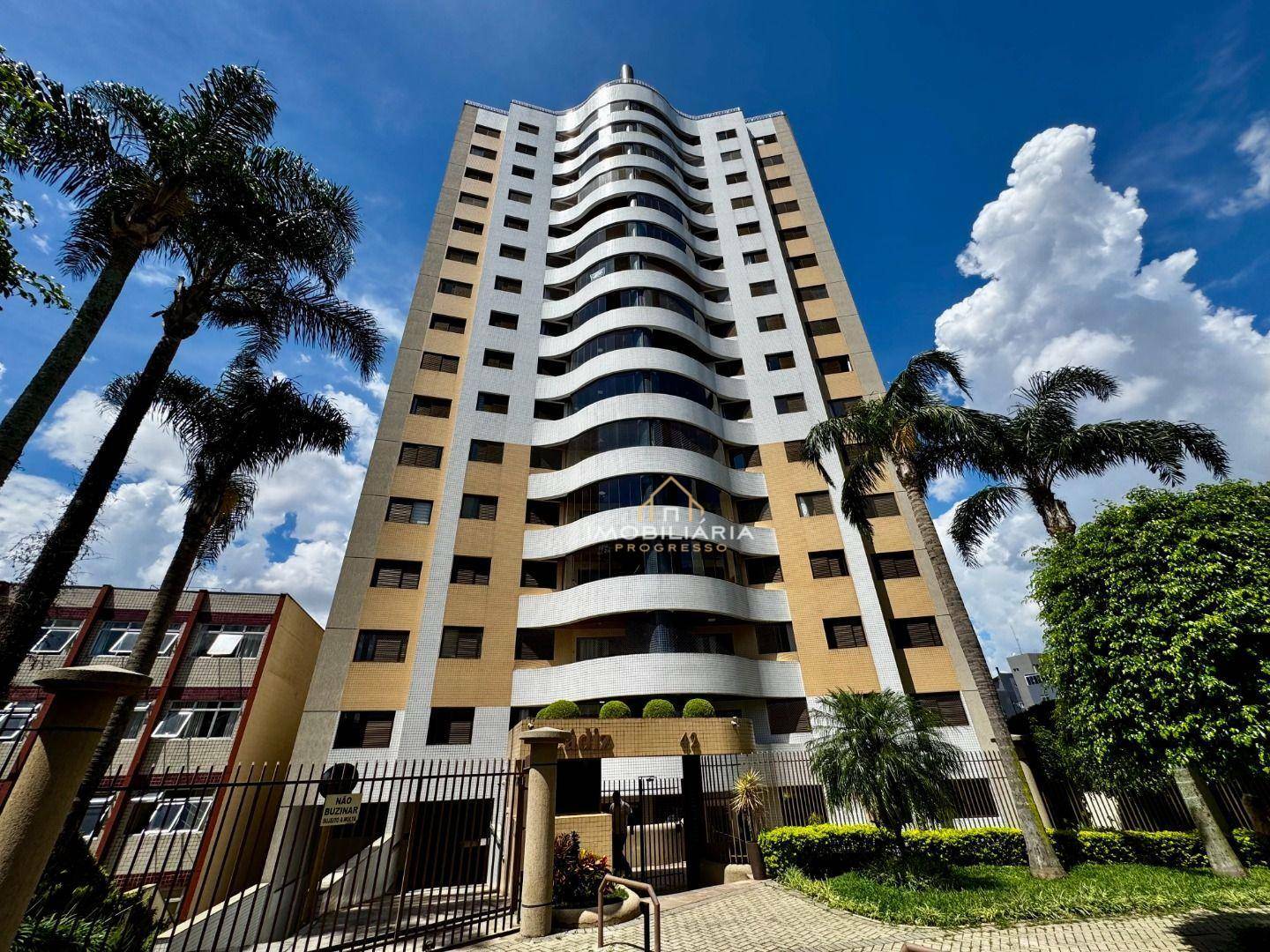 Apartamento à venda com 3 quartos, 114m² - Foto 1