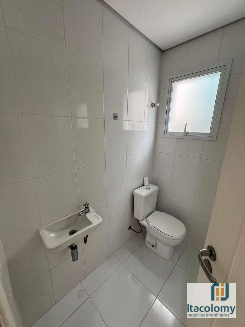 Casa de Condomínio para alugar com 5 quartos, 340m² - Foto 10