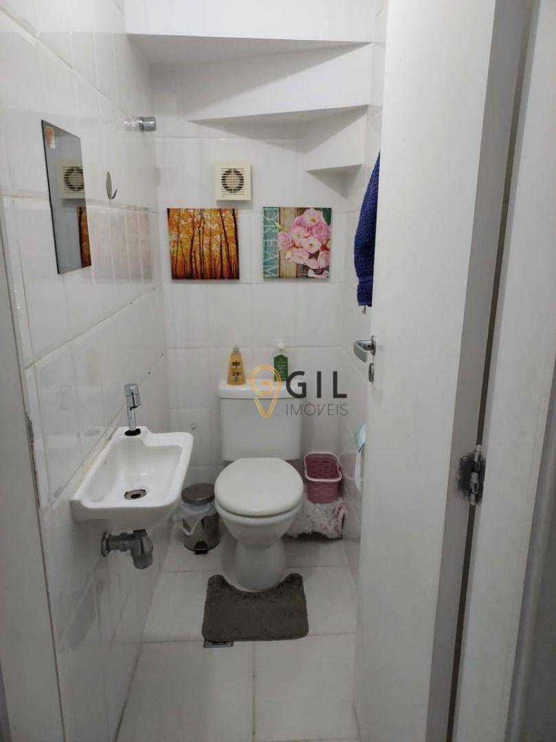 Sobrado à venda com 3 quartos, 100m² - Foto 4