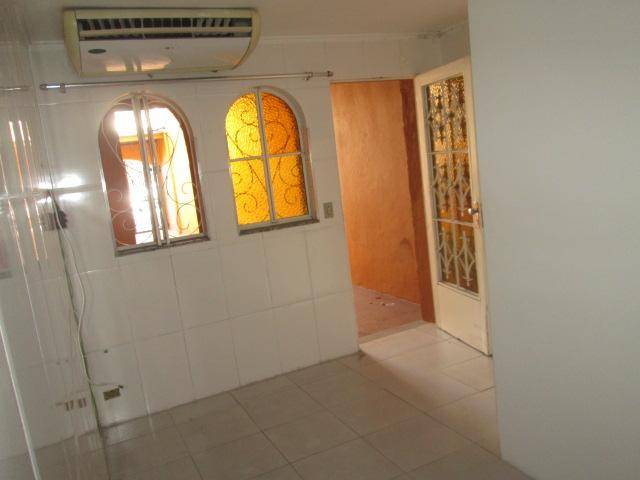 Sobrado à venda com 4 quartos, 180m² - Foto 17