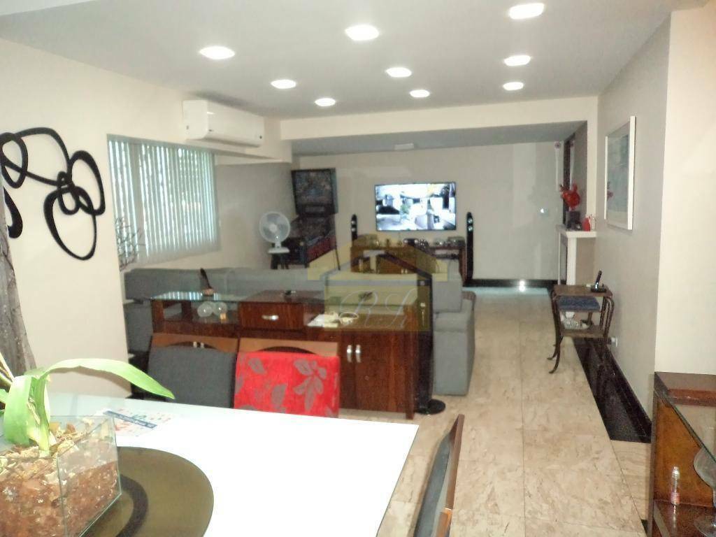 Casa à venda com 3 quartos, 300m² - Foto 3