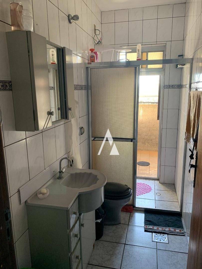 Casa à venda com 3 quartos, 250m² - Foto 15