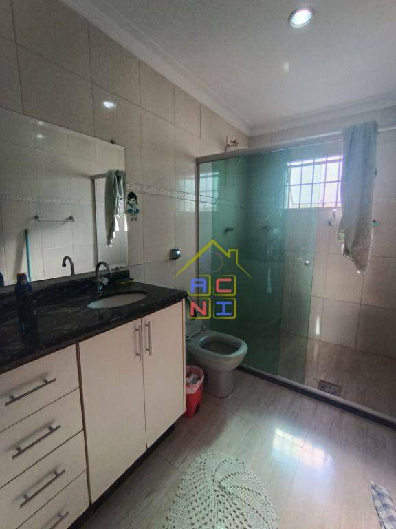 Sobrado à venda e aluguel com 3 quartos, 180m² - Foto 17