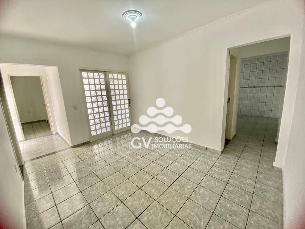 Casa para alugar com 3 quartos, 200m² - Foto 4