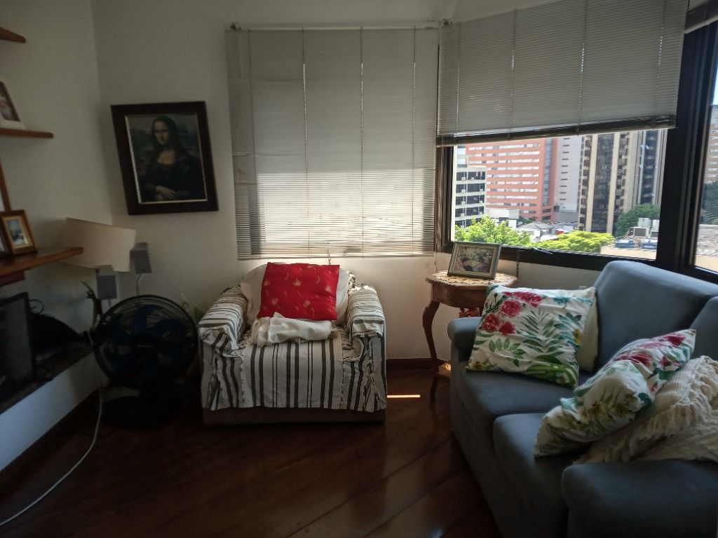 Apartamento à venda com 3 quartos, 238m² - Foto 3