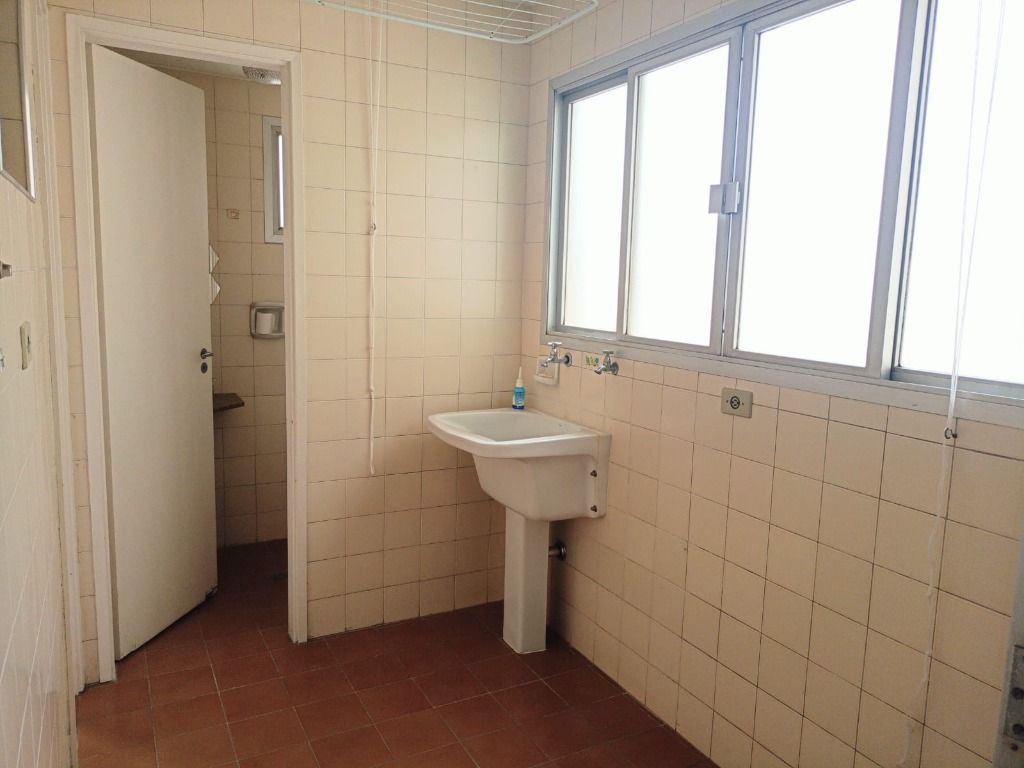 Apartamento para alugar com 3 quartos, 85m² - Foto 29