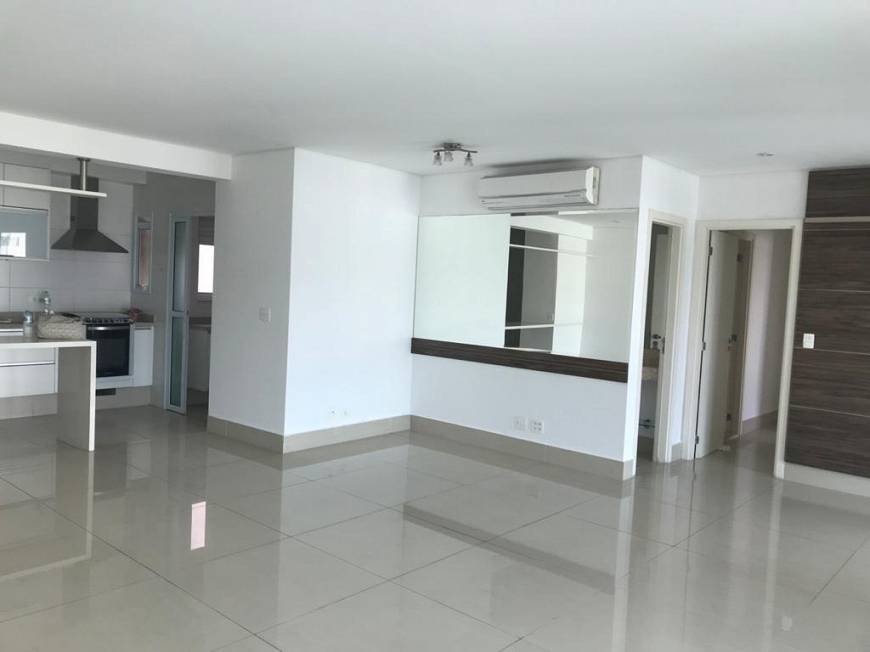 Apartamento à venda com 3 quartos, 126m² - Foto 13