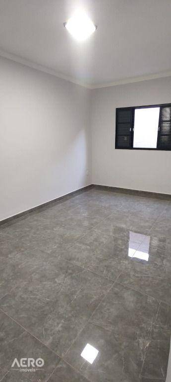 Casa à venda com 3 quartos, 190m² - Foto 17