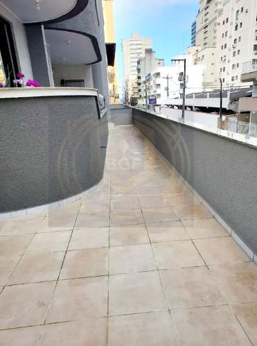 Apartamento à venda com 3 quartos, 107m² - Foto 18